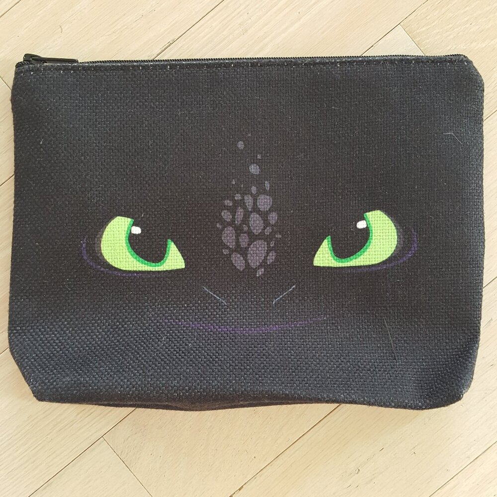 Toothless ! Cosmetic bag